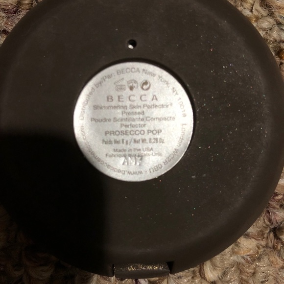 BECCA highlighter - Picture 2 of 3